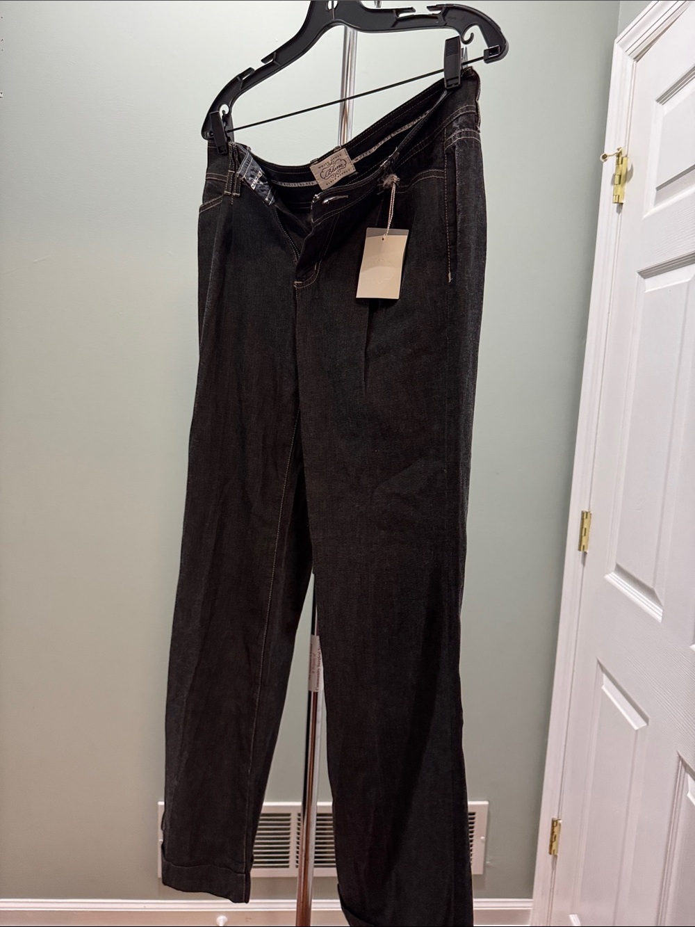 White House Black Market Women's Straight Jeans - Black